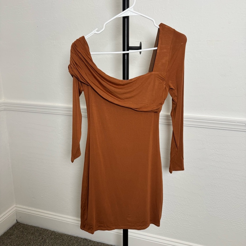 Privacy Please Revolve Florence Off Shoulder Mini Dress Brown Small NWOT - Picture 4 of 6